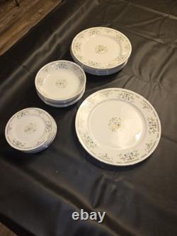 19 Pcs vintage Juliet pattern dinnerware set from the Cotillion Collection by