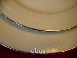 20 Pc Noritake Versailles Fine China Dinnerware Ivory And White Serves 4 Mint