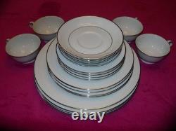20 Pc Noritake Versailles Fine China Dinnerware Ivory And White Serves 4 Mint