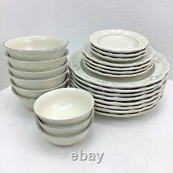 24 Pc Lot of Vintage Heirloom Pfaltzgraff Pattern Dinnerware/China Dining Set