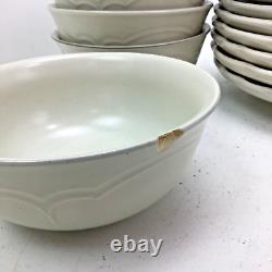 24 Pc Lot of Vintage Heirloom Pfaltzgraff Pattern Dinnerware/China Dining Set