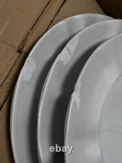 $279 NEIMAN MARCUS 10-Piece White Platinum Brushstroke Dinnerware Set