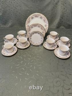 40 pc Lenox Versailles China Set-8 settings, Ivory/Floral with 24 k Gold Trim