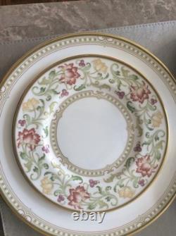 6 Pc Place Setting Royal Doulton Litchfield Dinnerware for 8 EUC Bone China