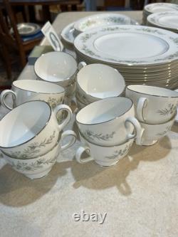 66 Piece Wedgwood WESTBURY Bone China Dinner Set Plates Cups Saucers England
