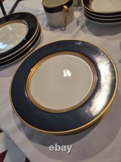 BNOS Fitz and Floyd Renaissance Black/Gold/White 20 Piece Service for 4 MINT