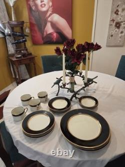 BNOS Fitz and Floyd Renaissance Black/Gold/White 20 Piece Service for 4 MINT