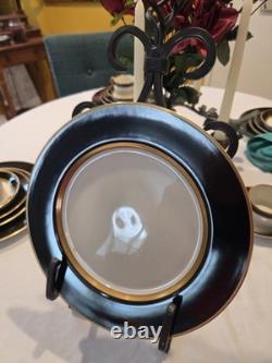 BNOS Fitz and Floyd Renaissance Black/Gold/White 20 Piece Service for 4 MINT