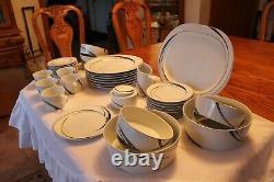 Block Spal Portugal Jewels White Pearl Swirl 40 Piece Grouping Dinnerware