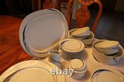 Block Spal Portugal Jewels White Pearl Swirl 40 Piece Grouping Dinnerware