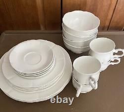 Block Windsor Bone White Scalloped Edge Dinnerware 20 Pc Service For 4 Thailand