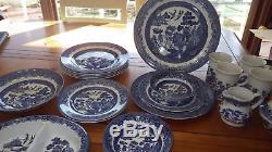 Blue Willow Dinnerware Set by Churchill Staffordshire England plus Hostes 23pcs