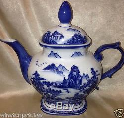 Bombay Coffee Pot 52 Oz Blue Willow Oriental Landscape Scene Blue & White