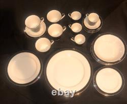 CARICO FINE CHINA MYSTIQUE 7955 Service for 4, 32 Pieces
