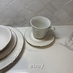 COMMAND PERFORMANCE WHITE WITH GOLD TRIM 40PC Dinnerware Set