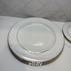 COMMAND PERFORMANCE WHITE WITH GOLD TRIM 40PC Dinnerware Set