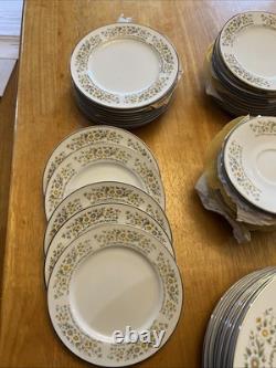 Carlion China Corsage 14 Place Settings