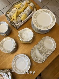 Carlion China Corsage 14 Place Settings
