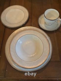 China noritake bone 12 piece dinner set