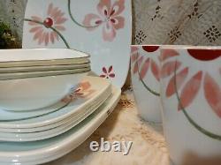 Corelle Pretty Pink Dinnerware set 16pc Square Pink Floral Bowls Plates Mugs