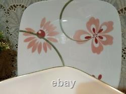 Corelle Pretty Pink Dinnerware set 16pc Square Pink Floral Bowls Plates Mugs