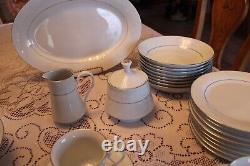 Crown Ming Fine China Vintage Royal Palm Pattern 44 Piece Dinnerware Grouping