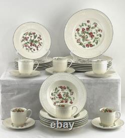 DO908 MIKASA SUMMER TRELLIS Six 5 pc place setting minus 1 saucer 29 Pieces