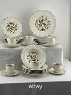 DO908 MIKASA SUMMER TRELLIS Six 5 pc place setting minus 1 saucer 29 Pieces