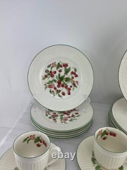 DO908 MIKASA SUMMER TRELLIS Six 5 pc place setting minus 1 saucer 29 Pieces