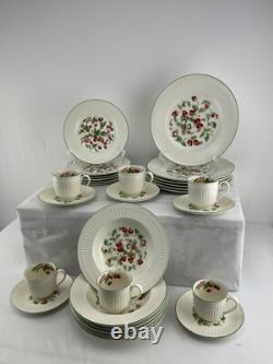 DO908 MIKASA SUMMER TRELLIS Six 5 pc place setting minus 1 saucer 29 Pieces