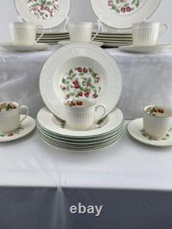 DO908 MIKASA SUMMER TRELLIS Six 5 pc place setting minus 1 saucer 29 Pieces