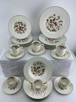 DO908 MIKASA SUMMER TRELLIS Six 5 pc place setting minus 1 saucer 29 Pieces