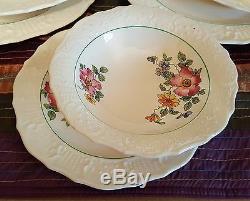Dinnerware Set of 23 Antique 1940s Washington Colonial Ceramic Porcelain Plates