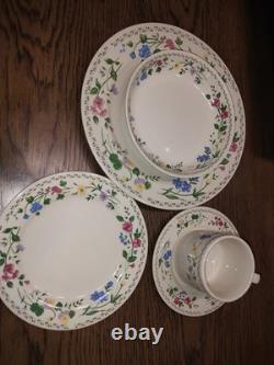 Dinnerware set for 8 vintage