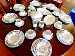 Everyday dish set 46 pieces, 8 place settings, 3 Serving dishes white-blue