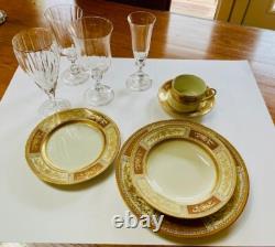 FANCY Mikasa Fine China Dinnerware Pompadour Taupe, 4 Place Settings (20 pcs)