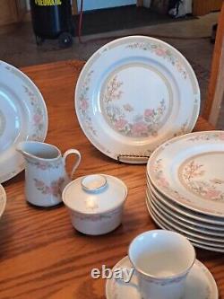 Fairfield Porcelain Dinnerware Pattern Symphony Butterfly Floral 45 Pieces