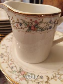 Farberware Wellesley 4860 Fine China 76pc Set Service for 12 in Excellent Condit