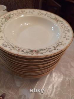 Farberware Wellesley 4860 Fine China 76pc Set Service for 12 in Excellent Condit
