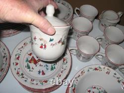 Farberware White Christmas 1995 Holiday 44 Piece Set #391 signed DINNERWARE NEW Farberware White Christmas 1995 Holiday 44 Piece Set #391 signed DINNERWARE NEW