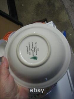 Farberware White Christmas 1995 Holiday 44 Piece Set #391 signed DINNERWARE NEW Farberware White Christmas 1995 Holiday 44 Piece Set #391 signed DINNERWARE NEW