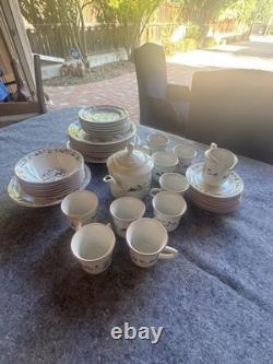 FarberwareWhiteChristmas'95 Dinnerware Set 41-pc Katherine Bukovskiy Mugs Bowls