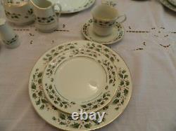 Fine China of Japan Christmas Dinnerware A Season of Wonder Set For (4+) 9-4