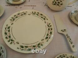 Fine China of Japan Christmas Dinnerware A Season of Wonder Set For (4+) 9-4