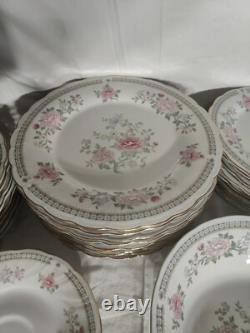Fine china sets for 8 Fine china sets for 8