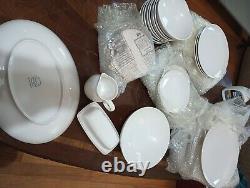 Franciscan Whitehouse ware plate set serves 8