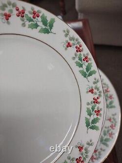 GIBSON EVERYDAY 39 pc CHRISTMAS CHARM Dinnerware Set Service for 8 Minus 1