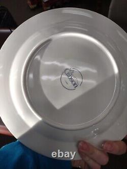 GIBSON EVERYDAY 39 pc CHRISTMAS CHARM Dinnerware Set Service for 8 Minus 1