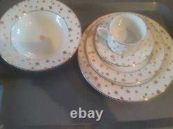 Galaxy Fine Porcelain By Sakura 12 Settings of 5 Pieces Star 14k Gold Dinnerware
