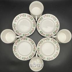 Gibson Everyday Christmas Time 24 Piece Dinnerware for 4 1997-2014 Made In China